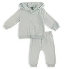 Conjunto campera y pant liviano